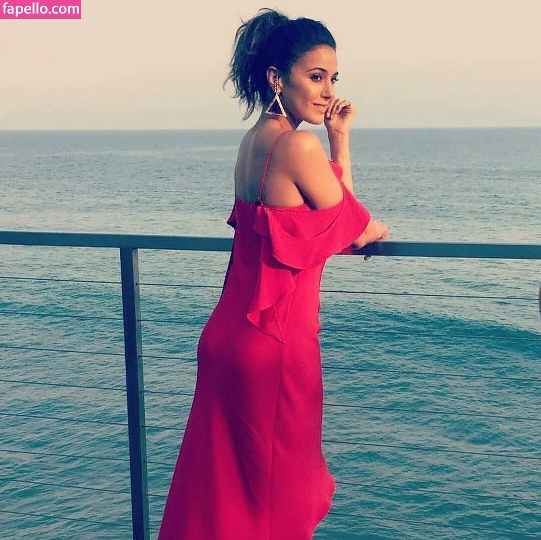 Emmanuelle Chriqui Onlyfans Photo Gallery 