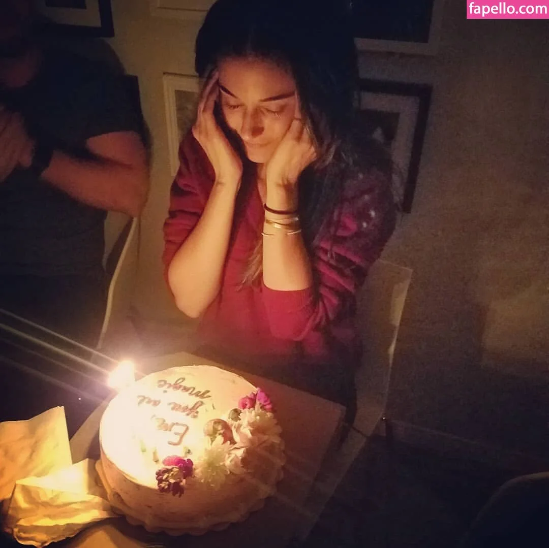 Emmanuelle Chriqui Onlyfans Photo Gallery 