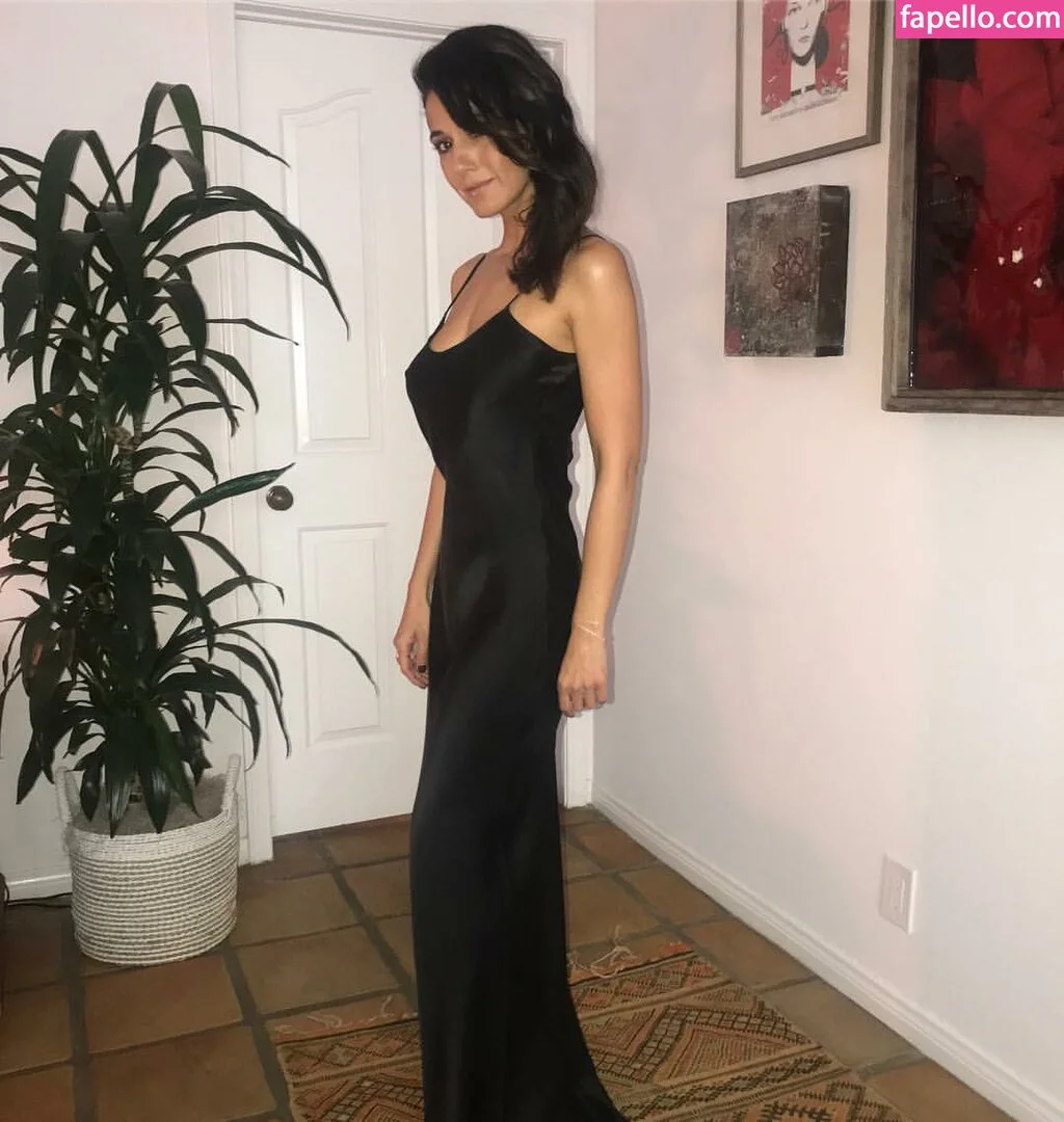 Emmanuelle Chriqui Onlyfans Photo Gallery 