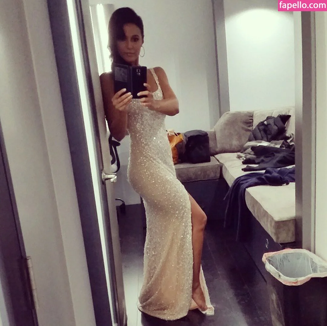 Emmanuelle Chriqui Onlyfans Photo Gallery 