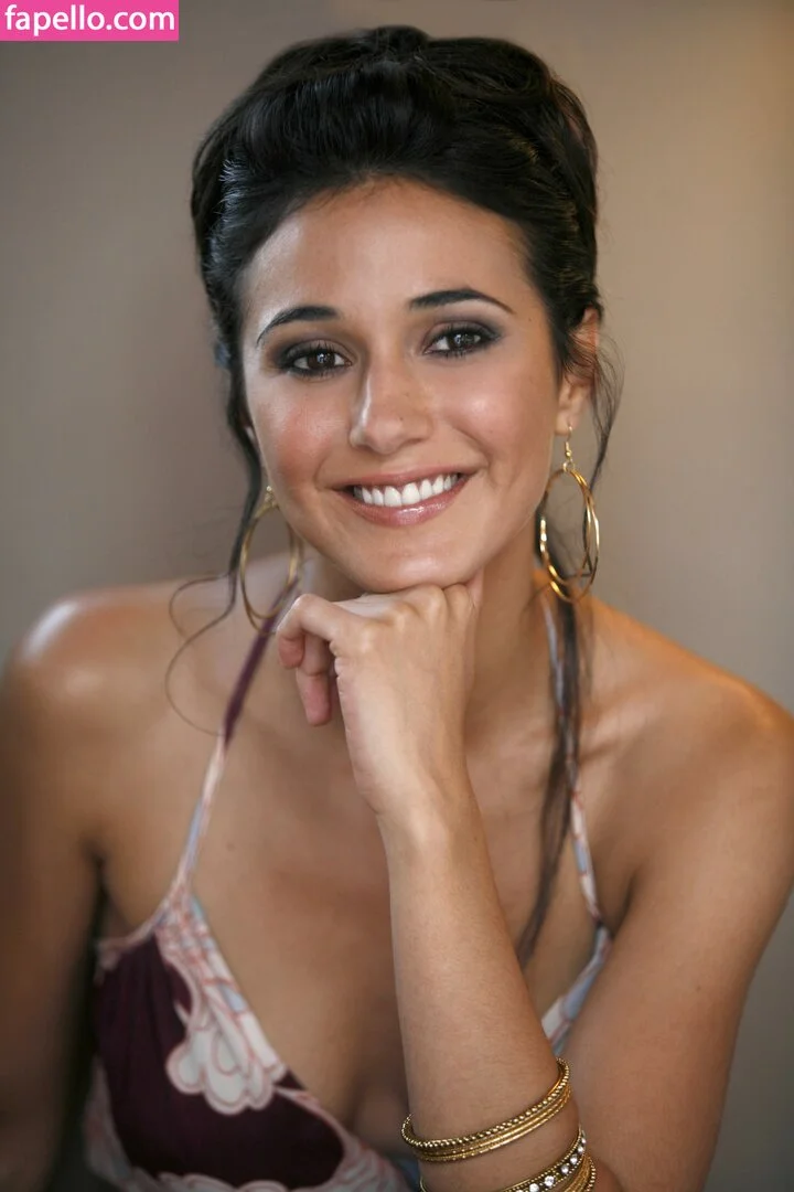 Emmanuelle Chriqui Onlyfans Photo Gallery 