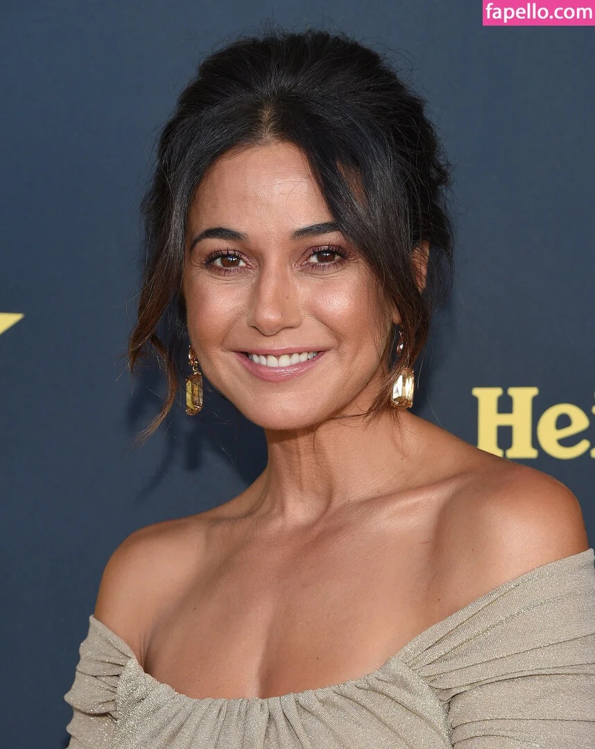 Emmanuelle Chriqui Onlyfans Photo Gallery 