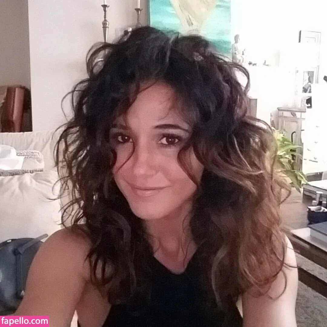 Emmanuelle Chriqui Onlyfans Photo Gallery 
