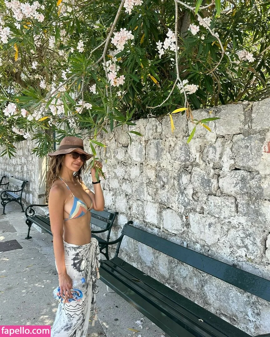 Emmanuelle Chriqui Onlyfans Photo Gallery 