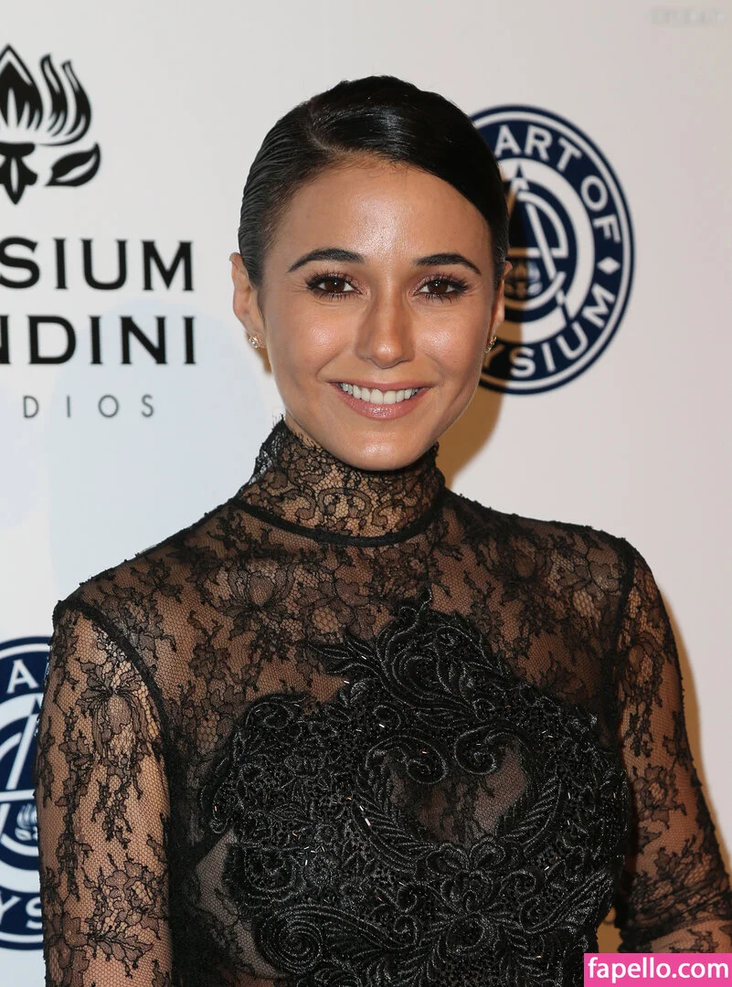 Emmanuelle Chriqui Onlyfans Photo Gallery 