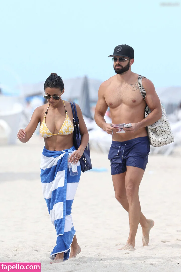 Emmanuelle Chriqui Onlyfans Photo Gallery 