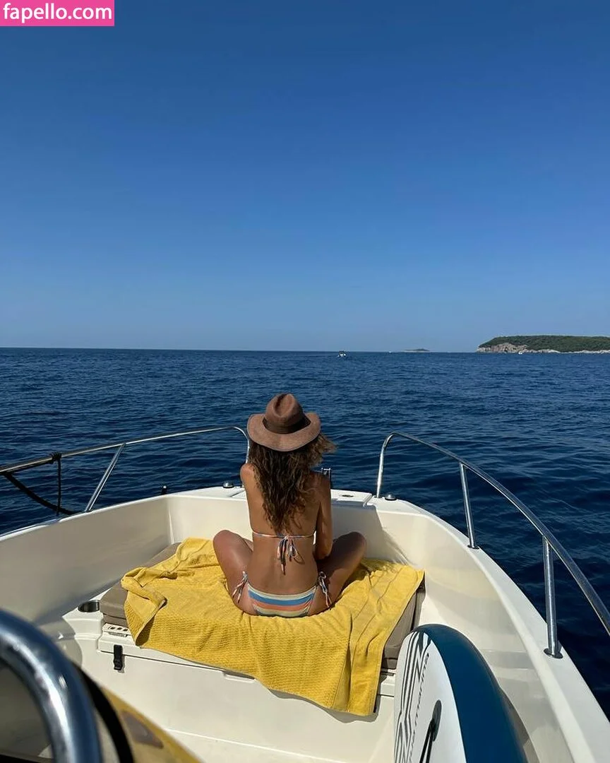 Emmanuelle Chriqui Onlyfans Photo Gallery 