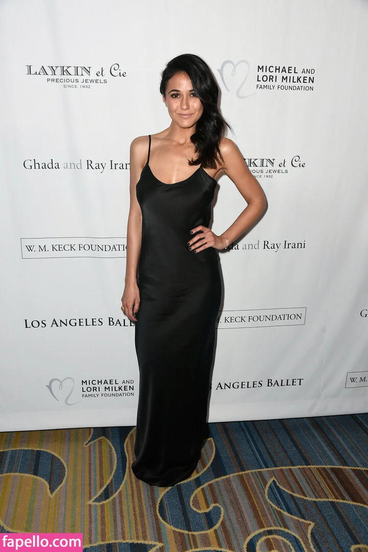 Emmanuelle Chriqui Onlyfans Photo Gallery 