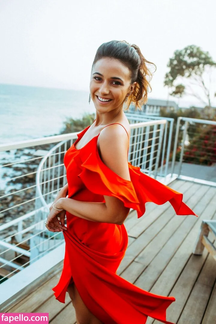 Emmanuelle Chriqui Onlyfans Photo Gallery 