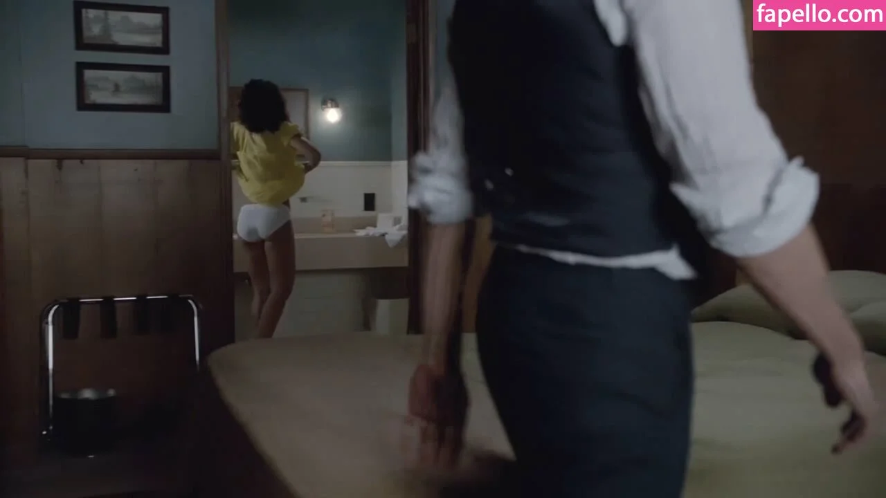 Emmanuelle Chriqui Onlyfans Photo Gallery 