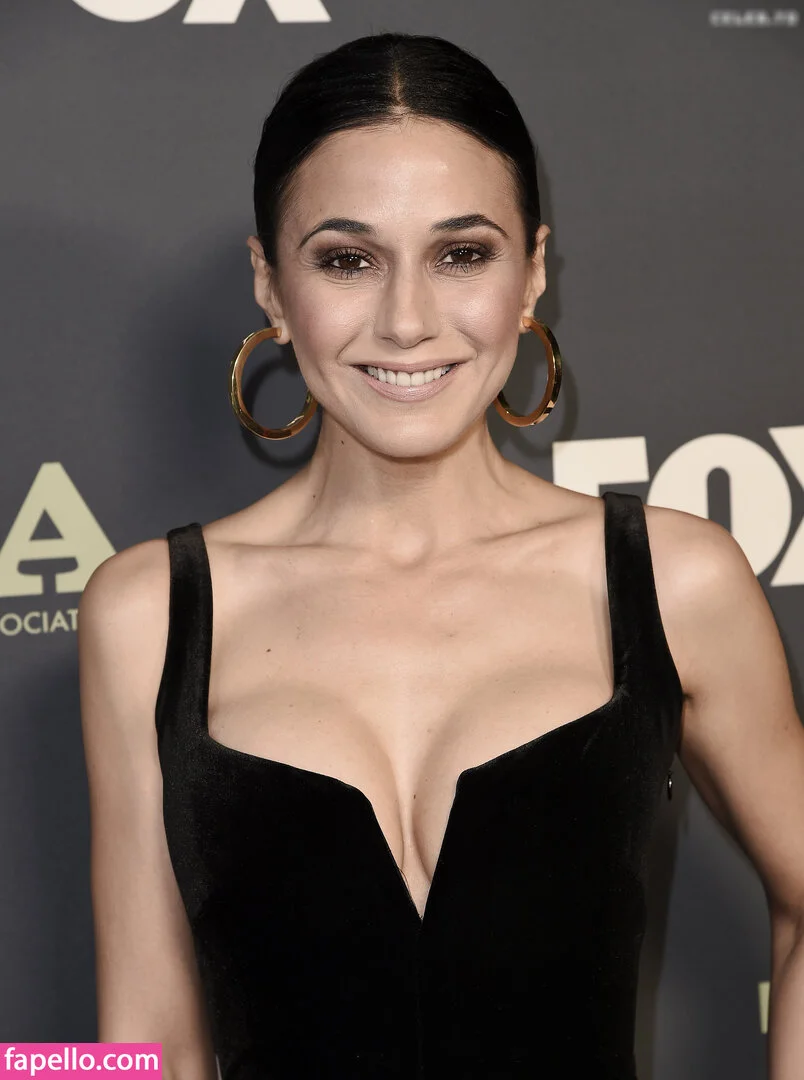 Emmanuelle Chriqui Onlyfans Photo Gallery 