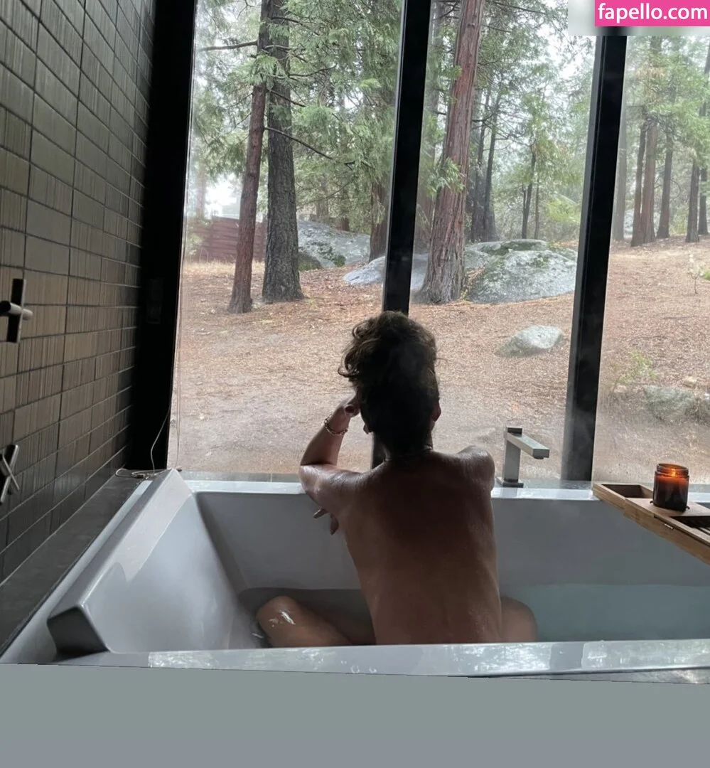 Emmanuelle Chriqui Onlyfans Photo Gallery 