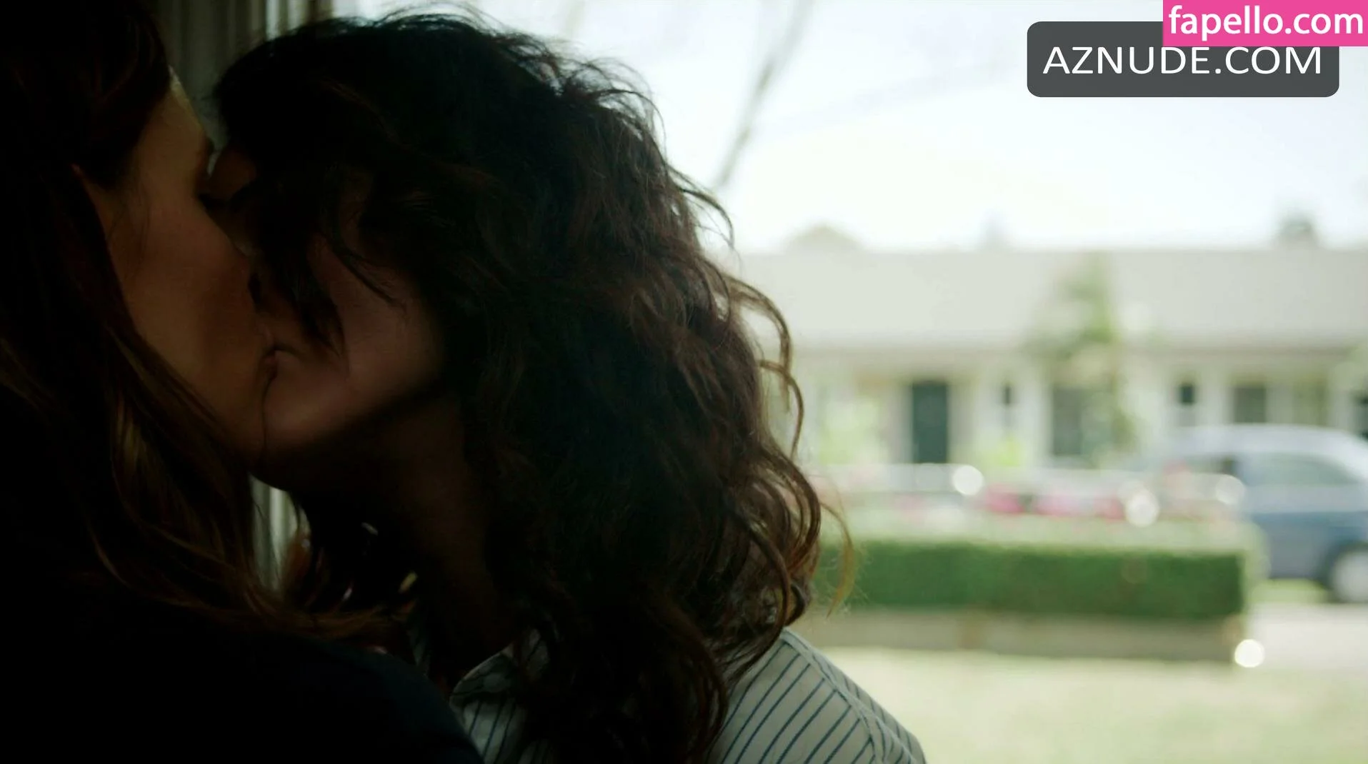 Emmanuelle Chriqui Onlyfans Photo Gallery 