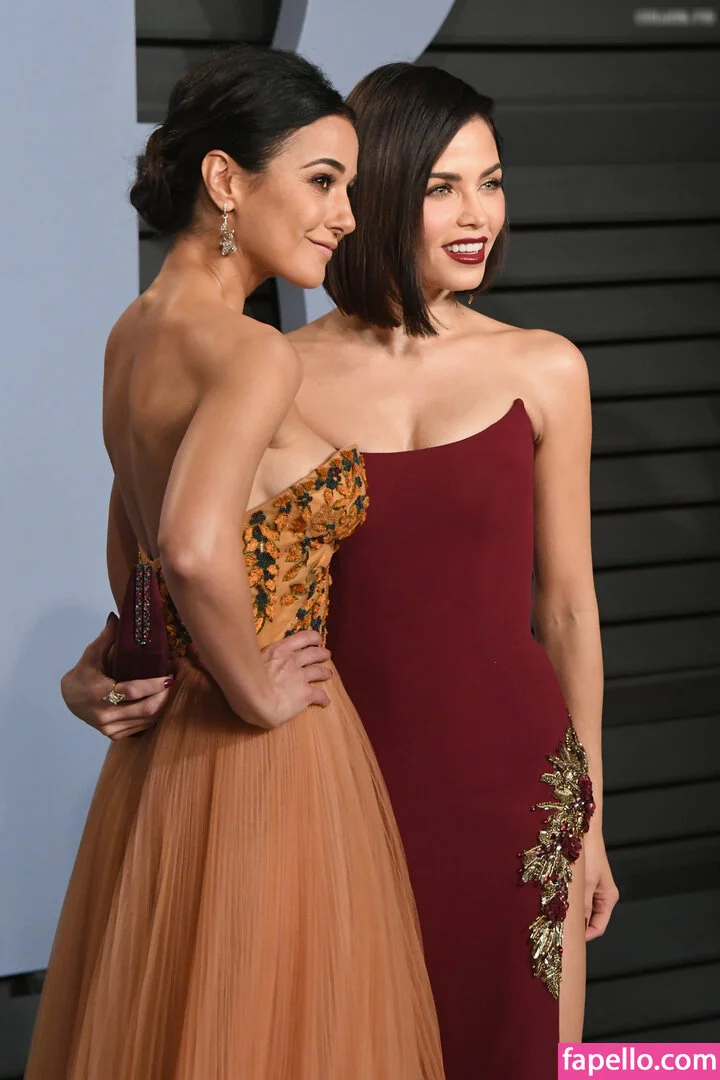 Emmanuelle Chriqui Onlyfans Photo Gallery 