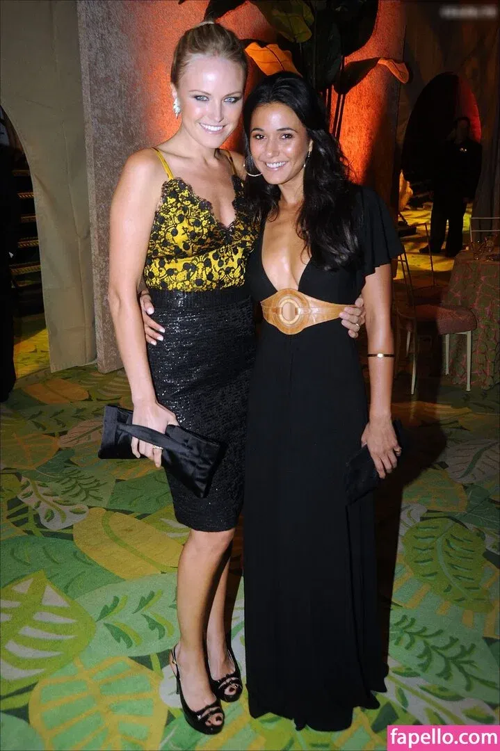 Emmanuelle Chriqui Onlyfans Photo Gallery 