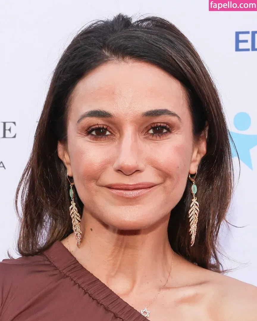 Emmanuelle Chriqui Onlyfans Photo Gallery 