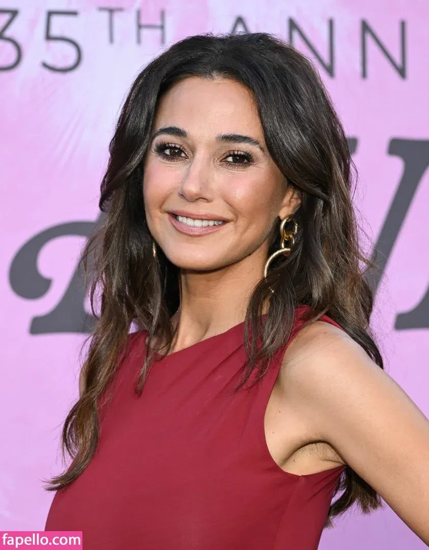 Emmanuelle Chriqui Onlyfans Photo Gallery 