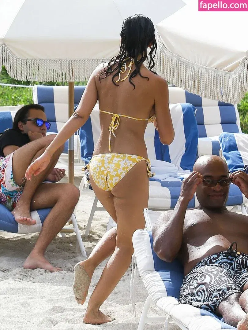 Emmanuelle Chriqui Onlyfans Photo Gallery 