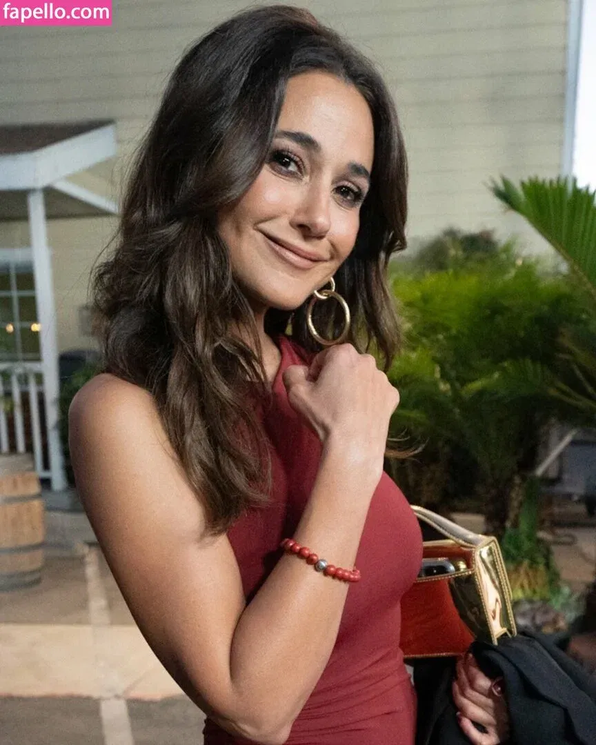 Emmanuelle Chriqui Onlyfans Photo Gallery 