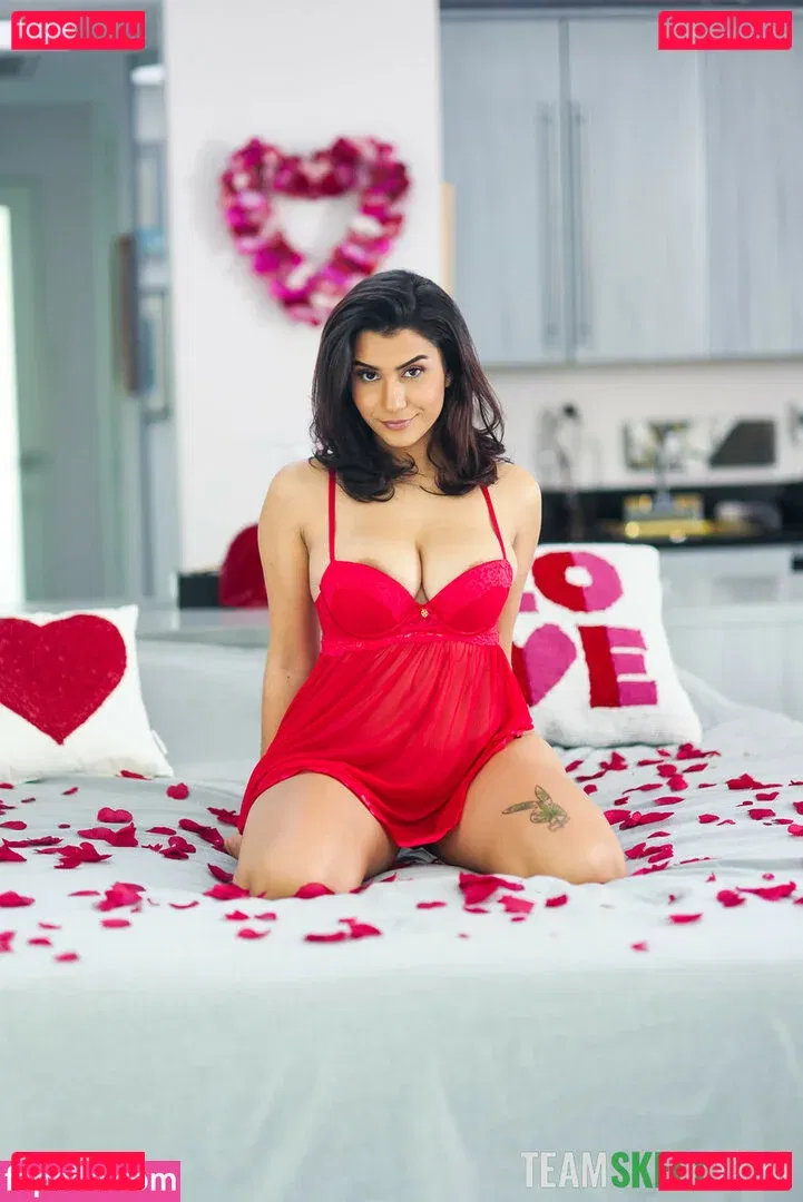 Roxiesin Onlyfans Photo Gallery 