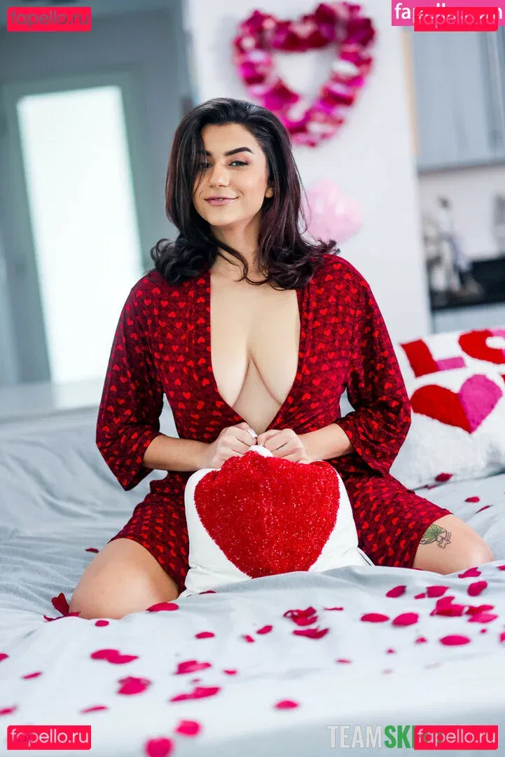 Roxiesin Onlyfans Photo Gallery 