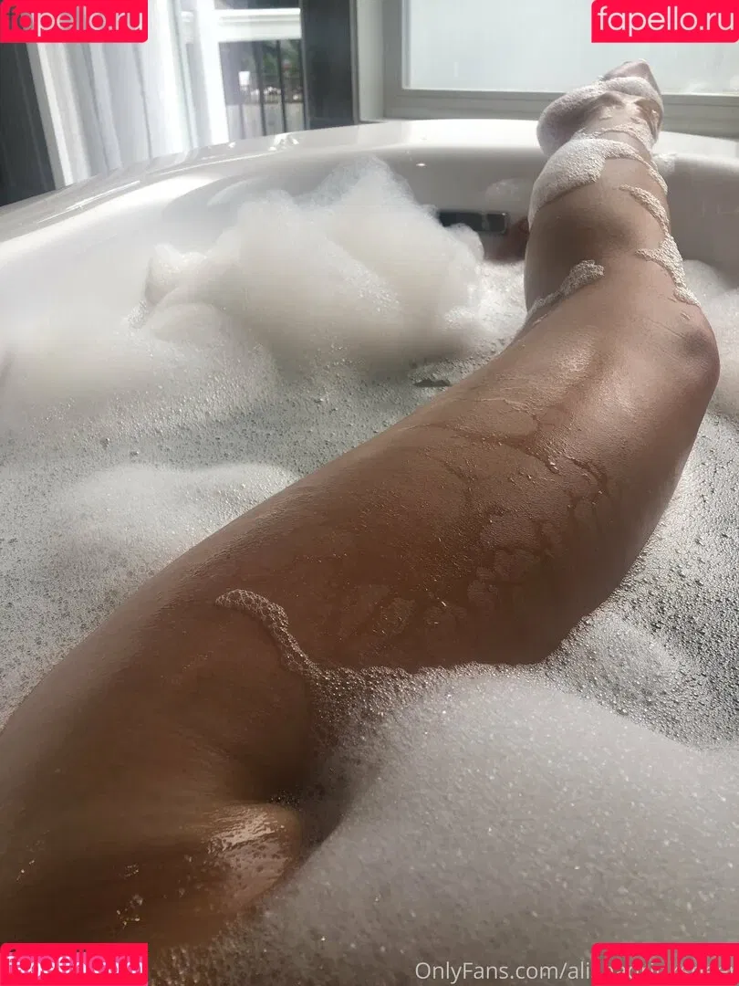 alishadrinksbeer Onlyfans Photo Gallery 