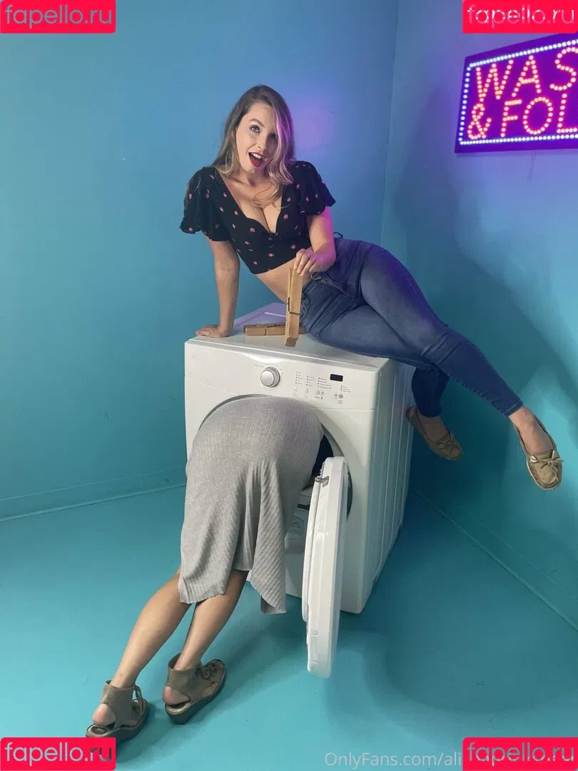 alishadrinksbeer Onlyfans Photo Gallery 