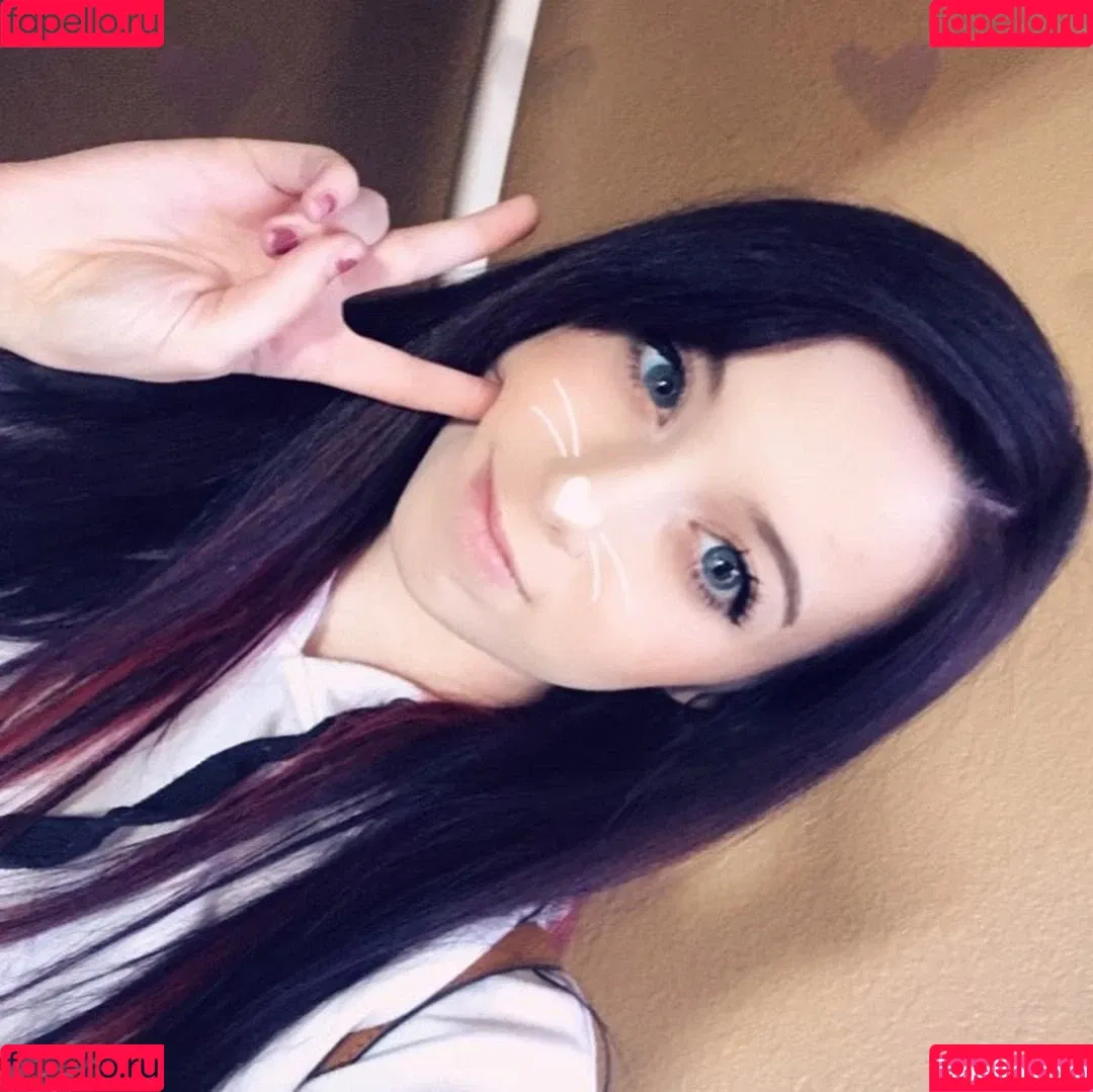 Emmia Onlyfans Photo Gallery 