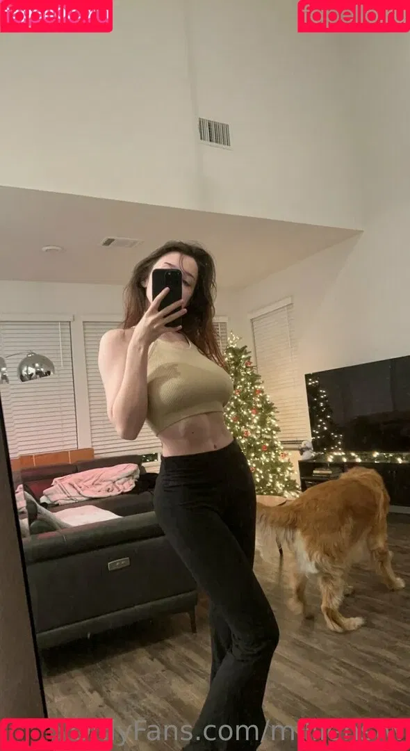 Emmia Onlyfans Photo Gallery 