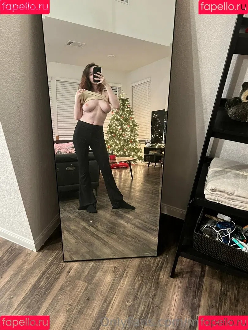 Emmia Onlyfans Photo Gallery 