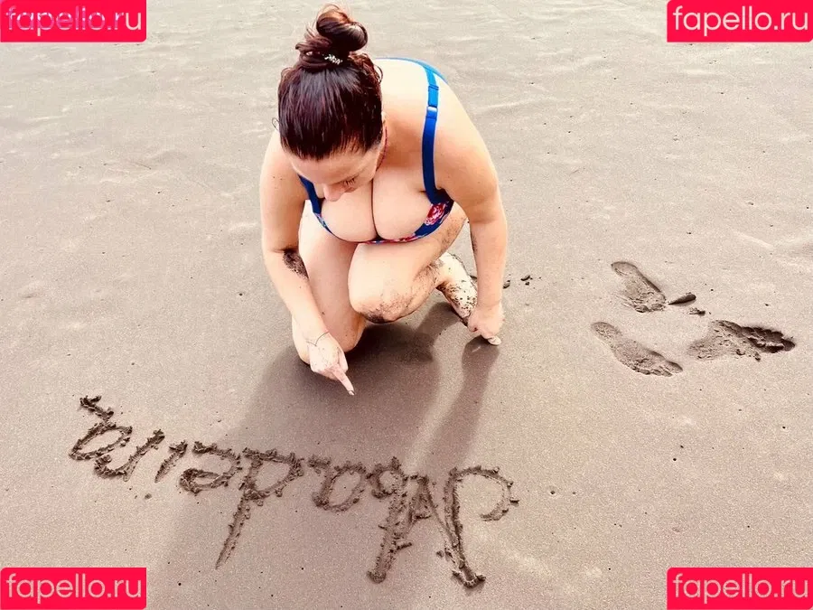 boobStruggle Onlyfans Photo Gallery 