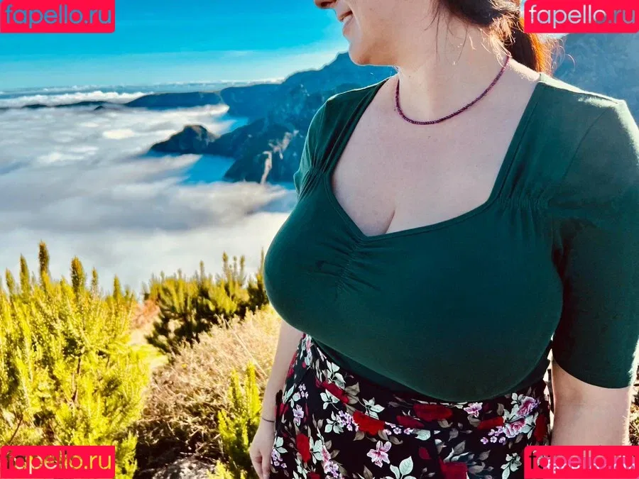 boobStruggle Onlyfans Photo Gallery 