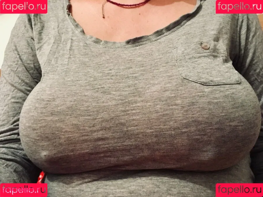 boobStruggle Onlyfans Photo Gallery 