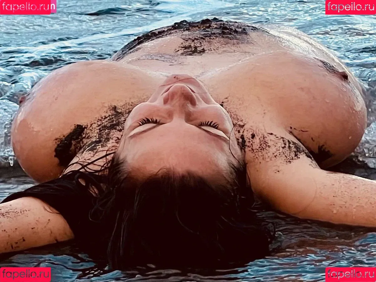 boobStruggle Onlyfans Photo Gallery 