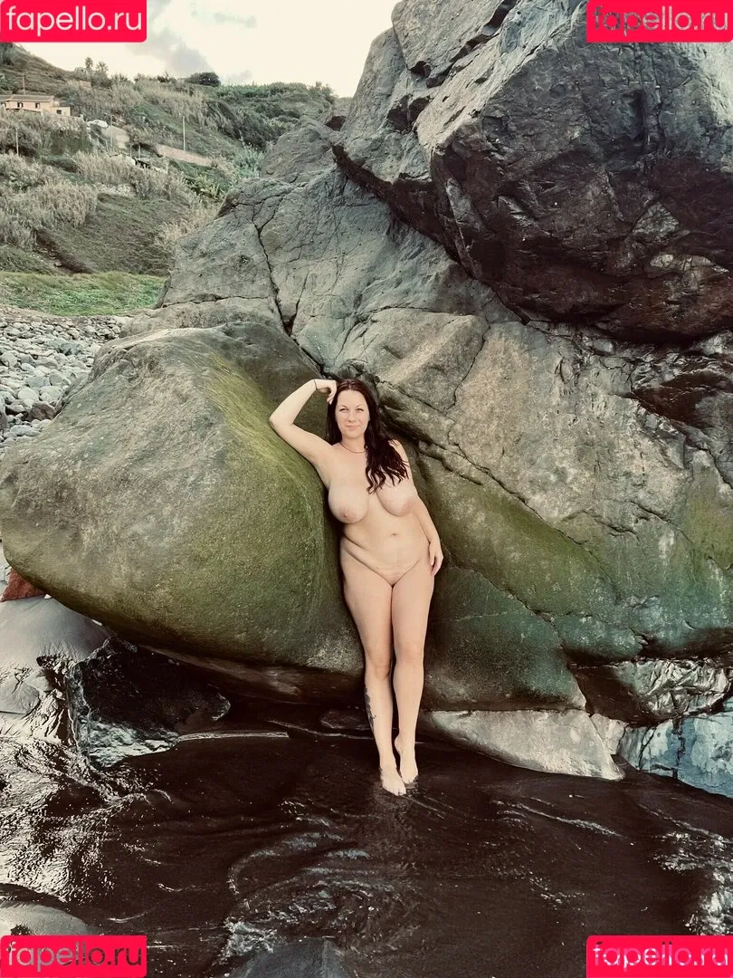 boobStruggle Onlyfans Photo Gallery 