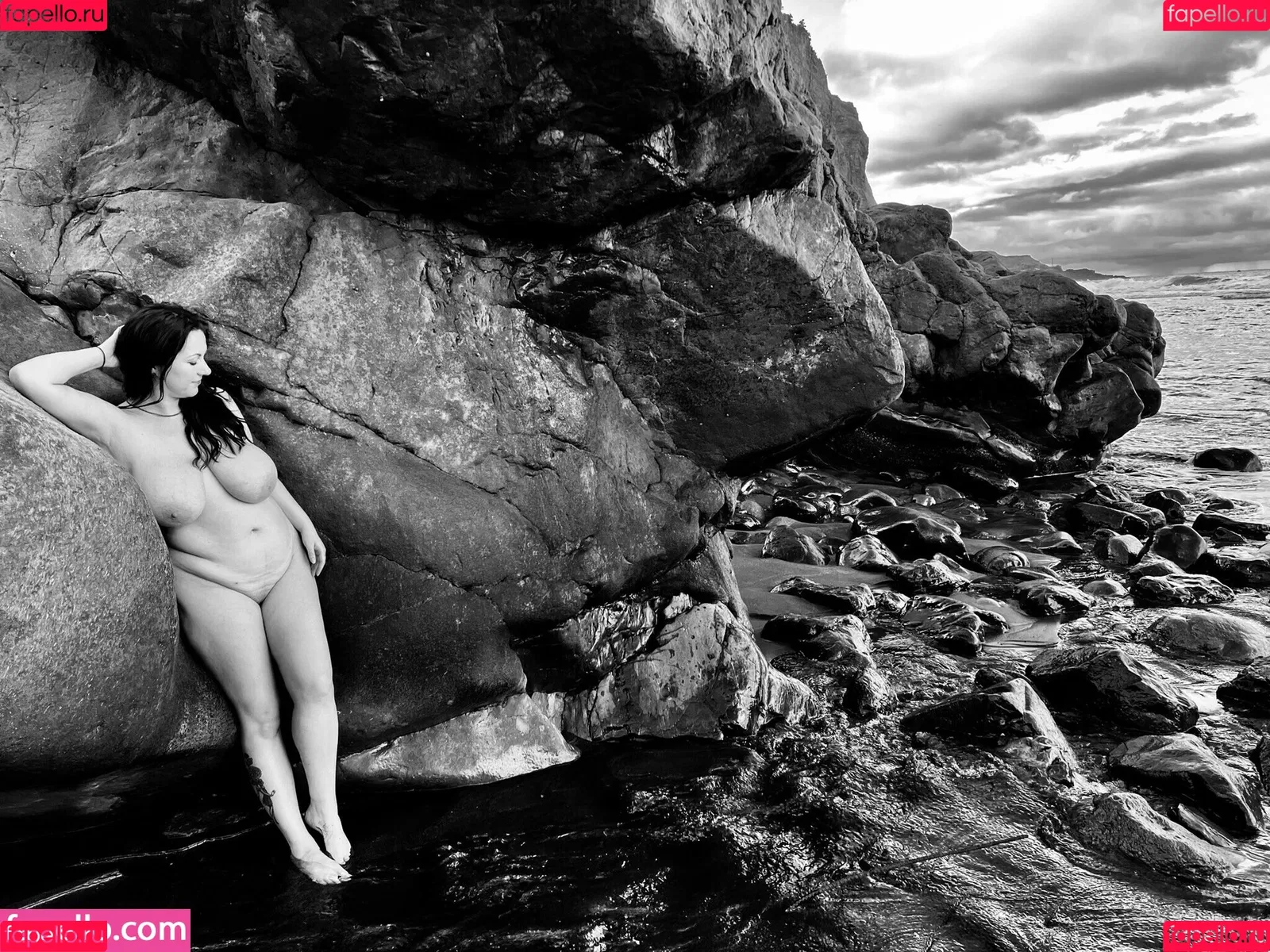 boobStruggle Onlyfans Photo Gallery 