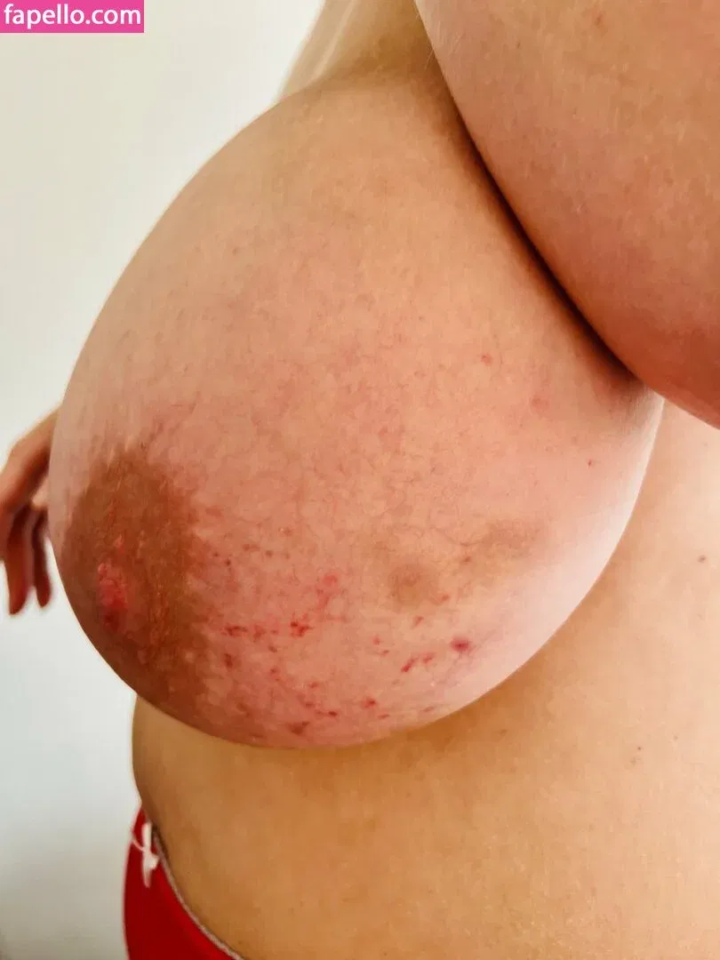 boobStruggle Onlyfans Photo Gallery 