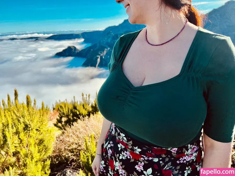 boobStruggle Onlyfans Photo Gallery 