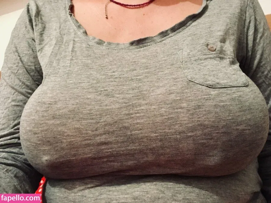 boobStruggle Onlyfans Photo Gallery 