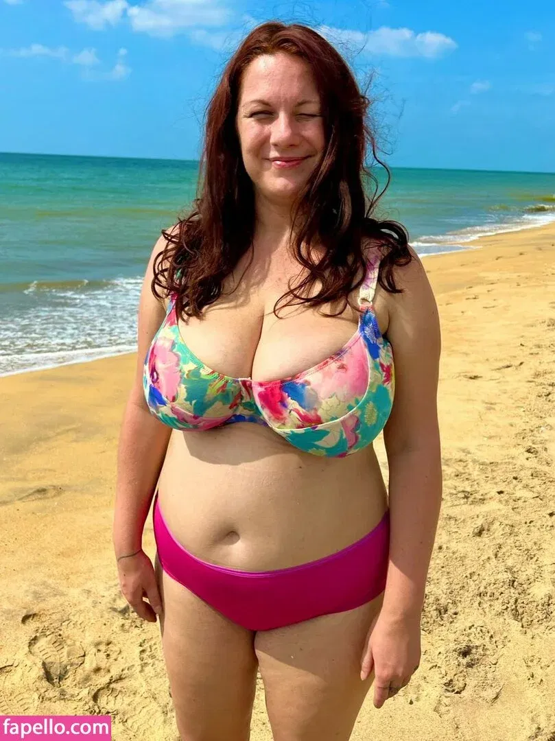 boobStruggle Onlyfans Photo Gallery 