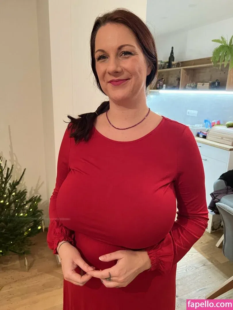 boobStruggle Onlyfans Photo Gallery 