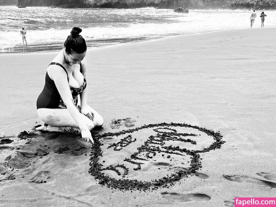 boobStruggle Onlyfans Photo Gallery 