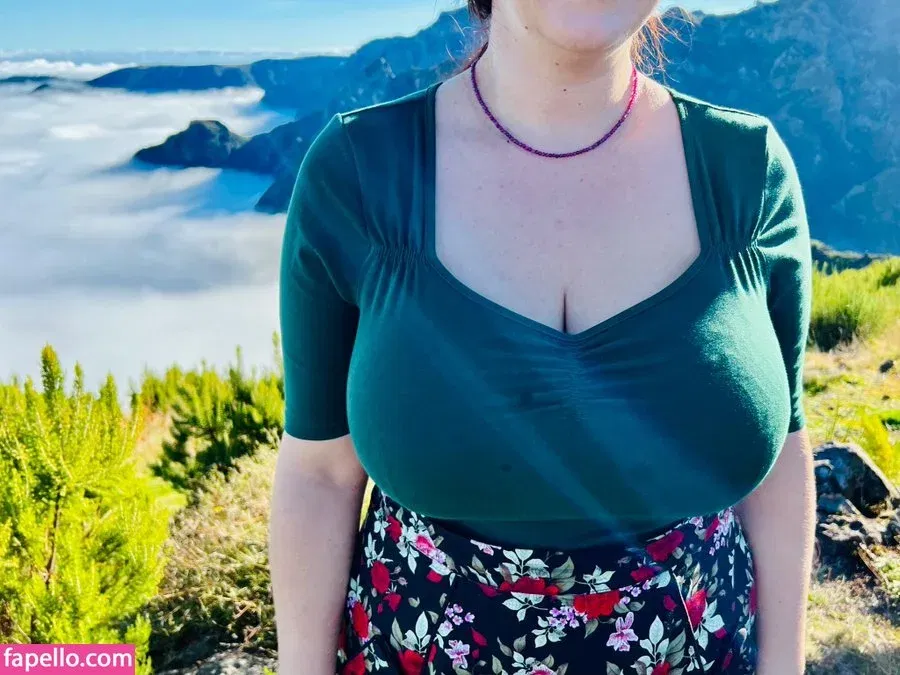 boobStruggle Onlyfans Photo Gallery 