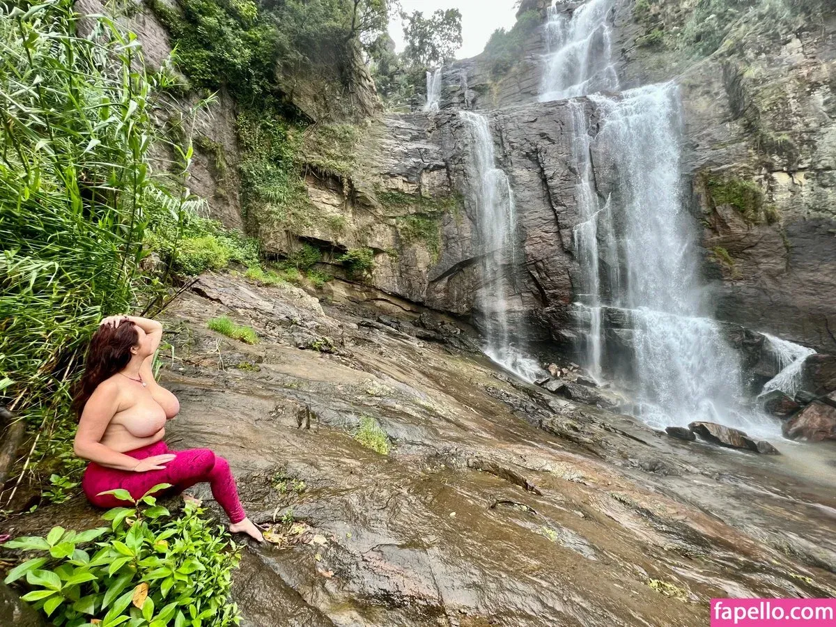 boobStruggle Onlyfans Photo Gallery 