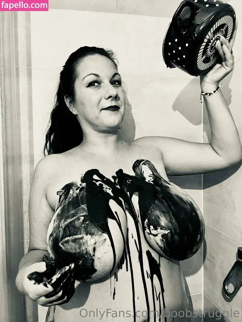 boobStruggle Onlyfans Photo Gallery 