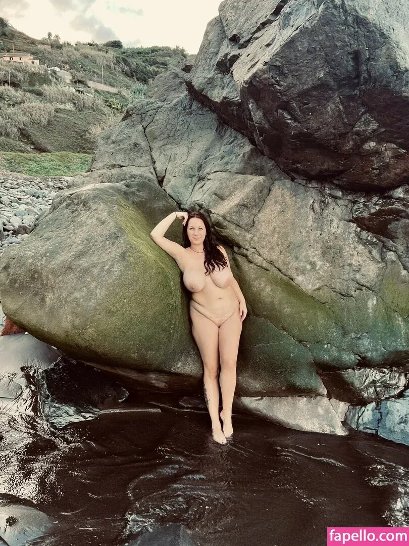 boobStruggle Onlyfans Photo Gallery 