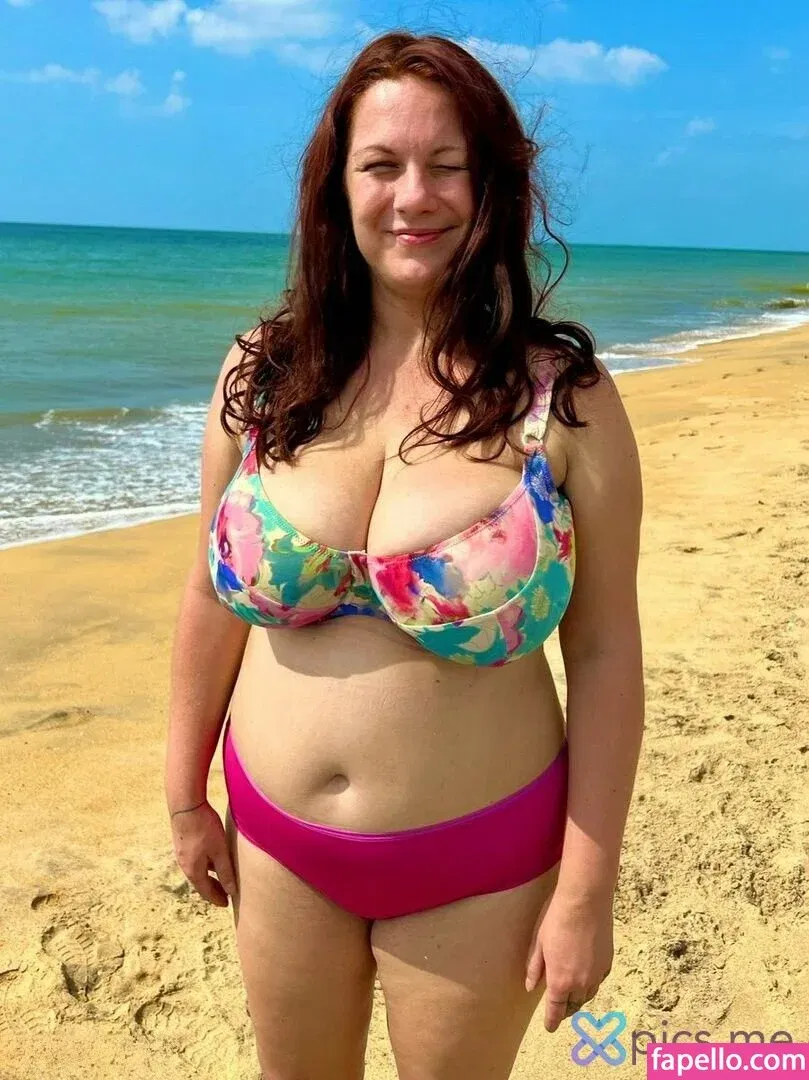 boobStruggle Onlyfans Photo Gallery 