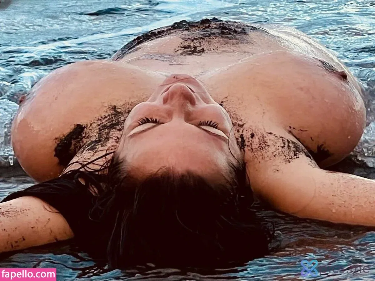 boobStruggle Onlyfans Photo Gallery 