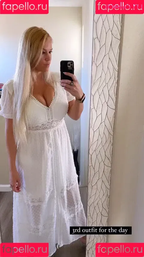 Nicolle A Onlyfans Photo Gallery 