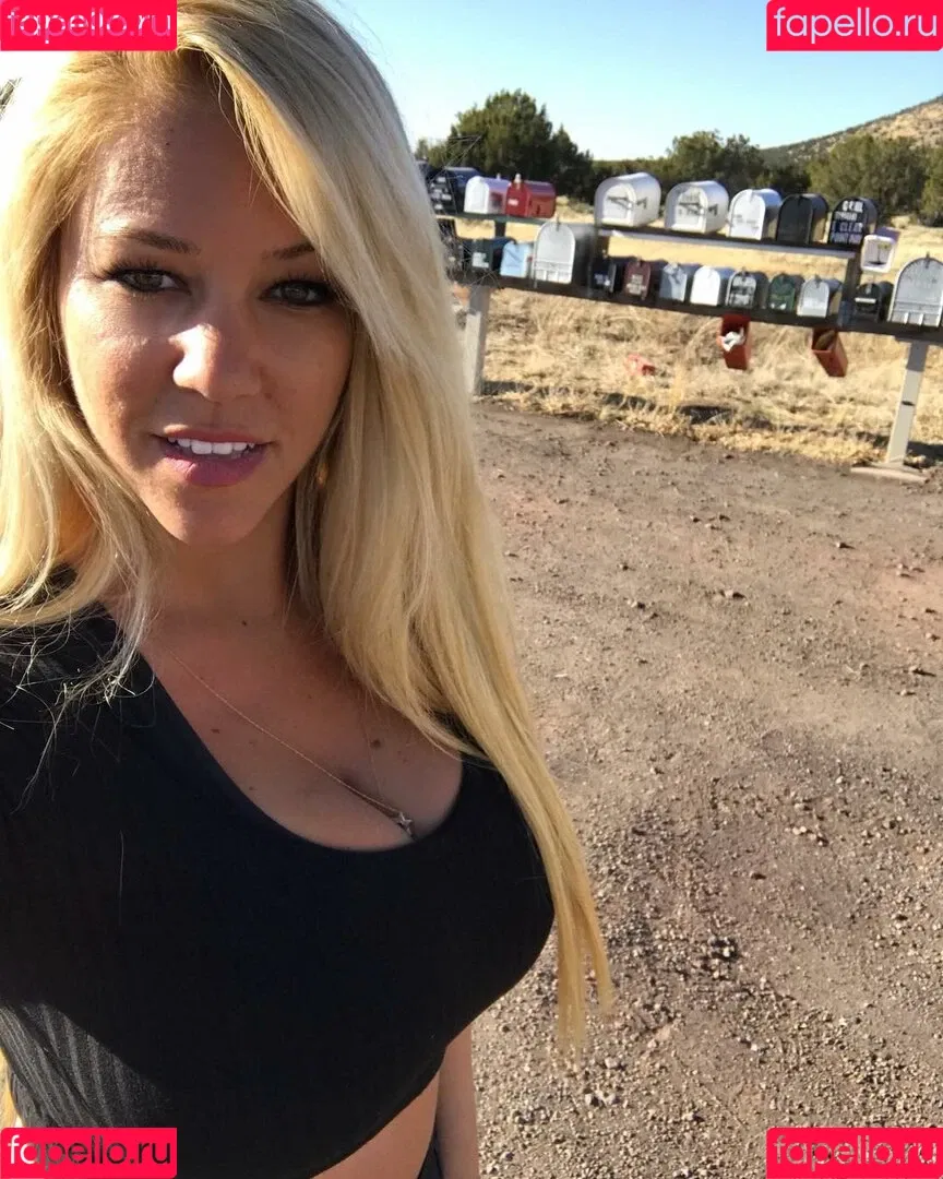 Nicolle A Onlyfans Photo Gallery 